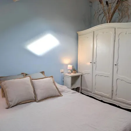 Holiday home Ferme Les Taillades Cambon-et-Salvergues