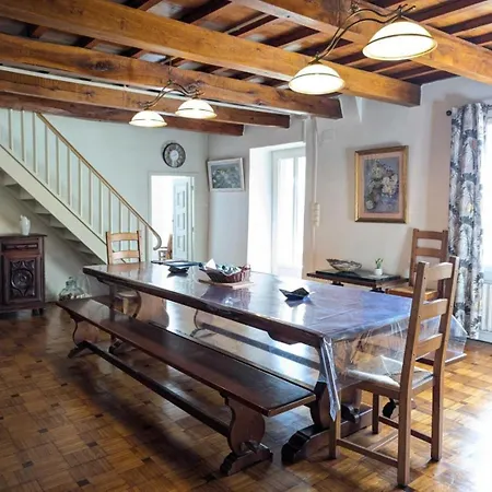 Holiday home Ferme Les Taillades Cambon-et-Salvergues